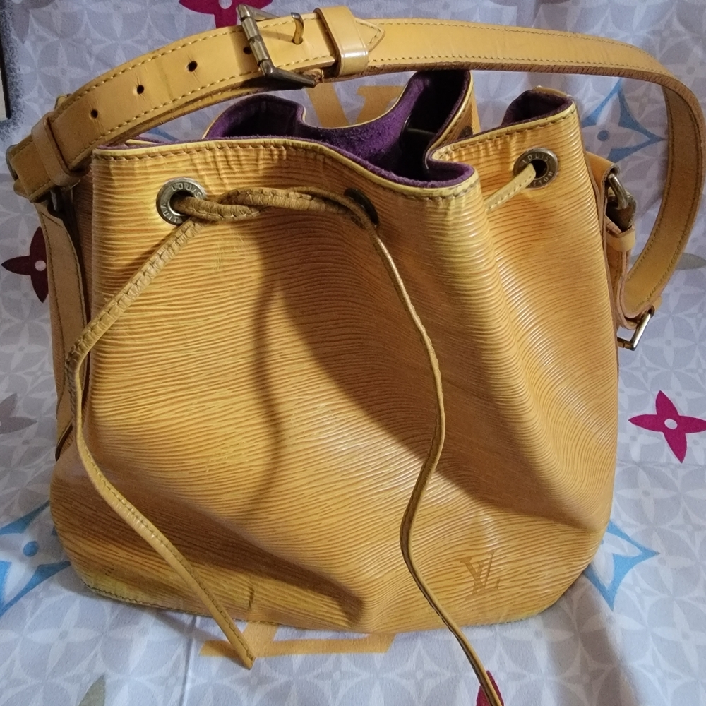 LOUIS VUITTON EPI PETIT NOE